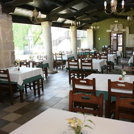 Pazo Da Escola A Moreira